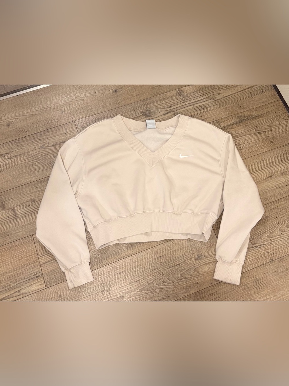 Nike Cream V-Neck Cropped Sweatshirt